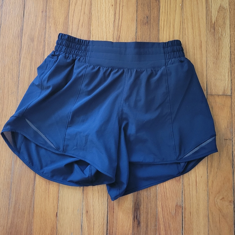 Lululemon HOTTY HOT HIGH-RISE LINED SHORT 4"